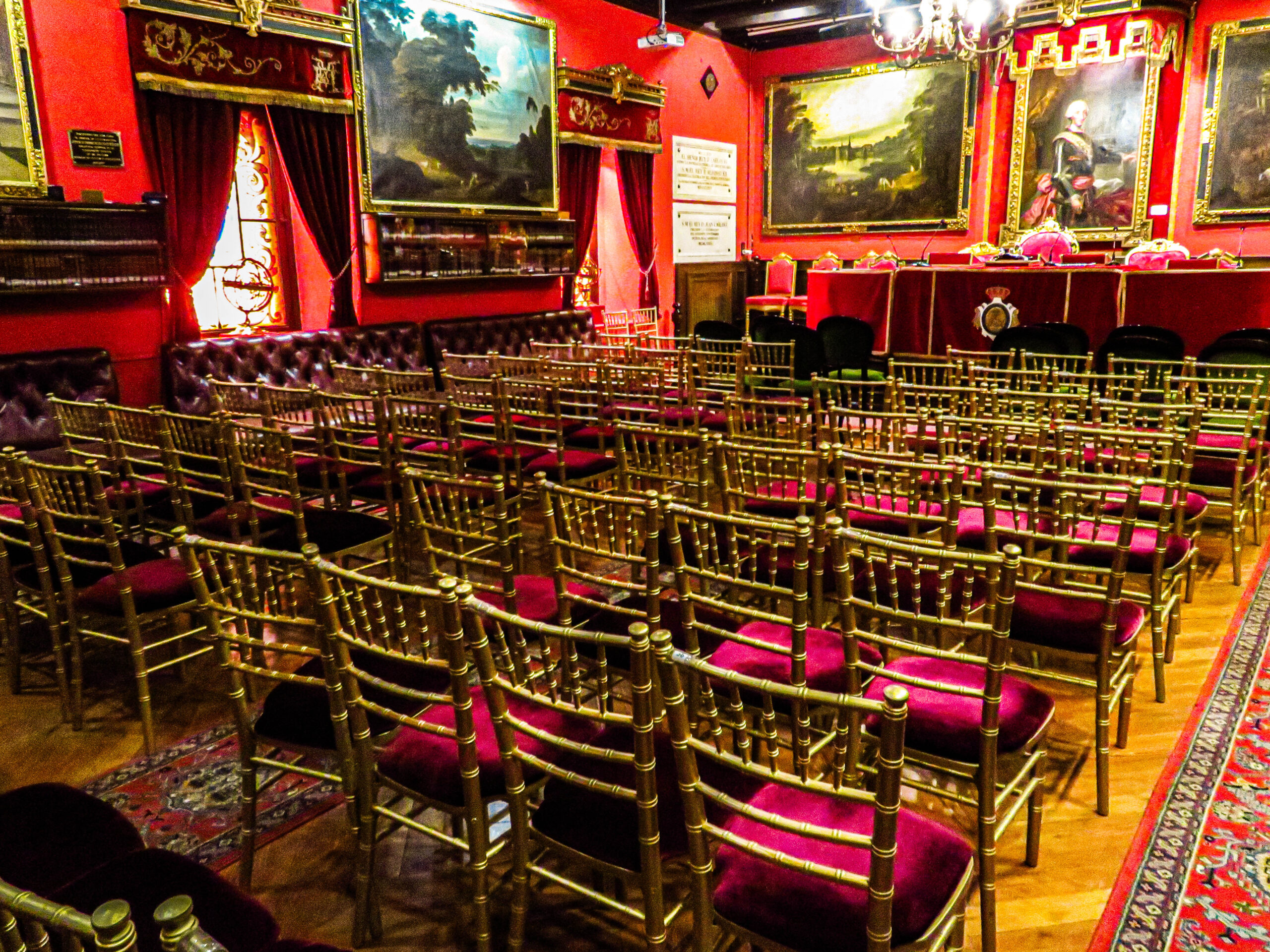 Salón de actos de la Real Sociedad Económica Matritense de Amigos del País