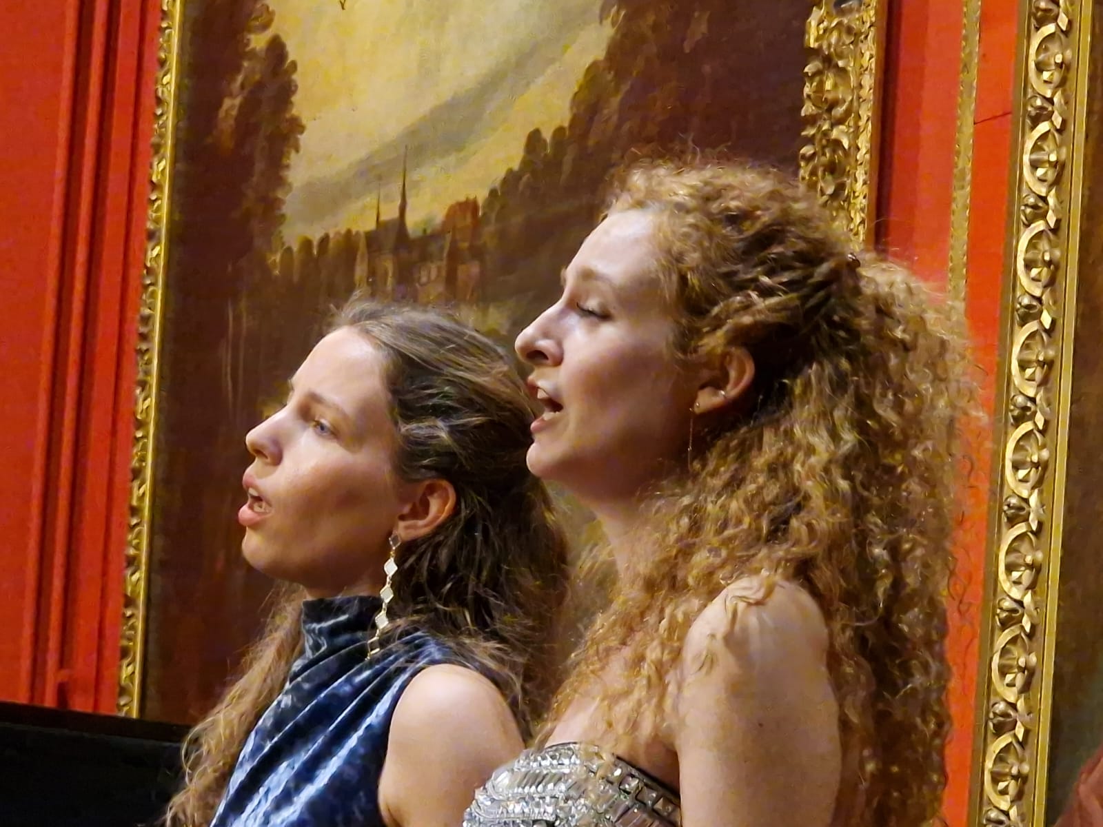 Participantes jornada cultural Matritense en edificio histórico