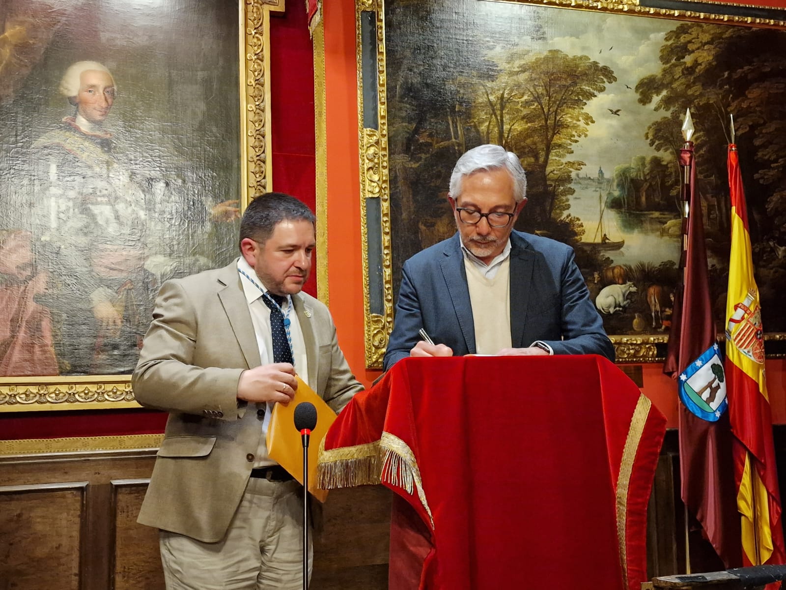 Ponente en acto cultural Matritense Torre histórica