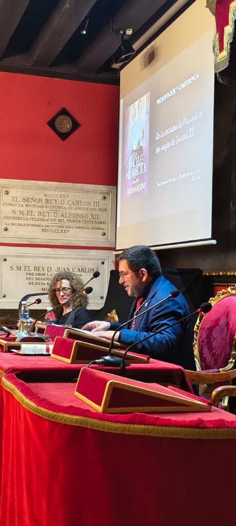 Intervención durante la presentación y conferencia vinculada a Los ángeles insurrectos, en el salón de actos de la Matritense.