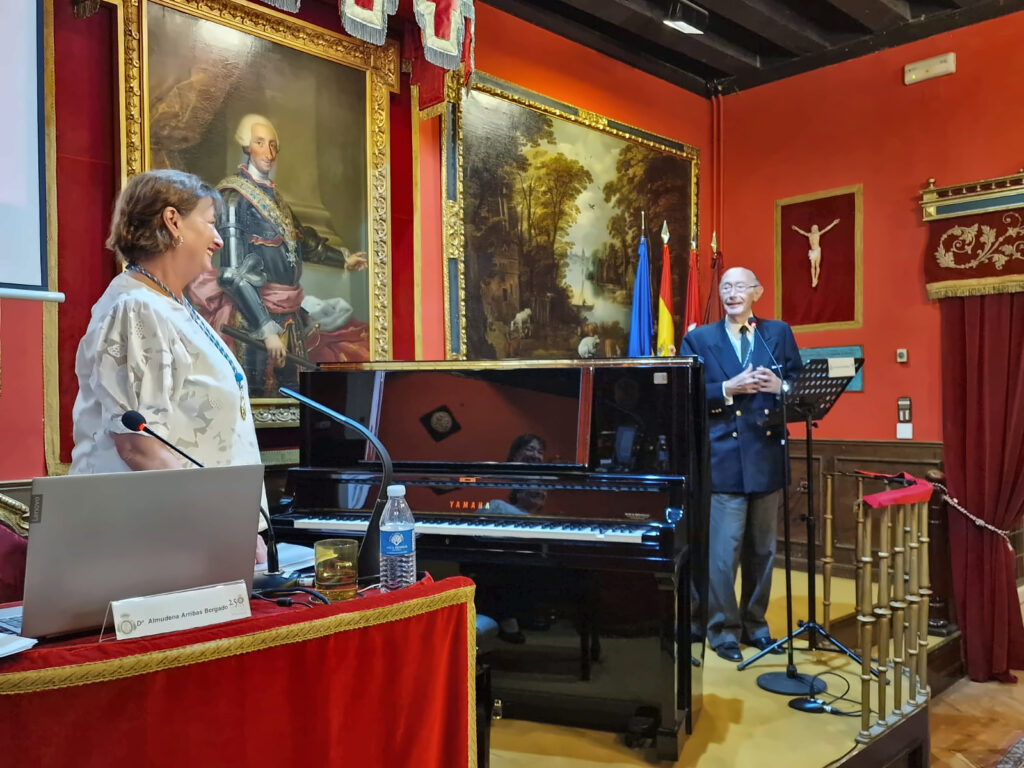 Intervención junto al piano durante el encuentro cultural «Sinfonía de compositores madrileños».