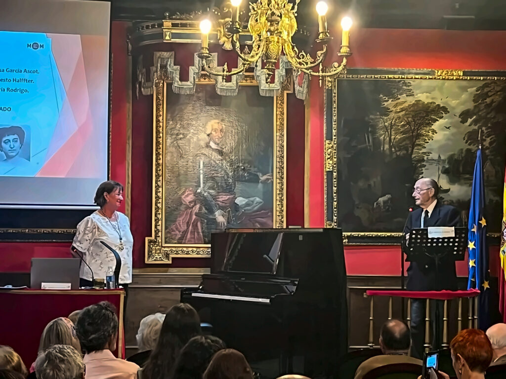 Intervención junto al piano durante el encuentro musical «Sinfonía de compositores madrileños».